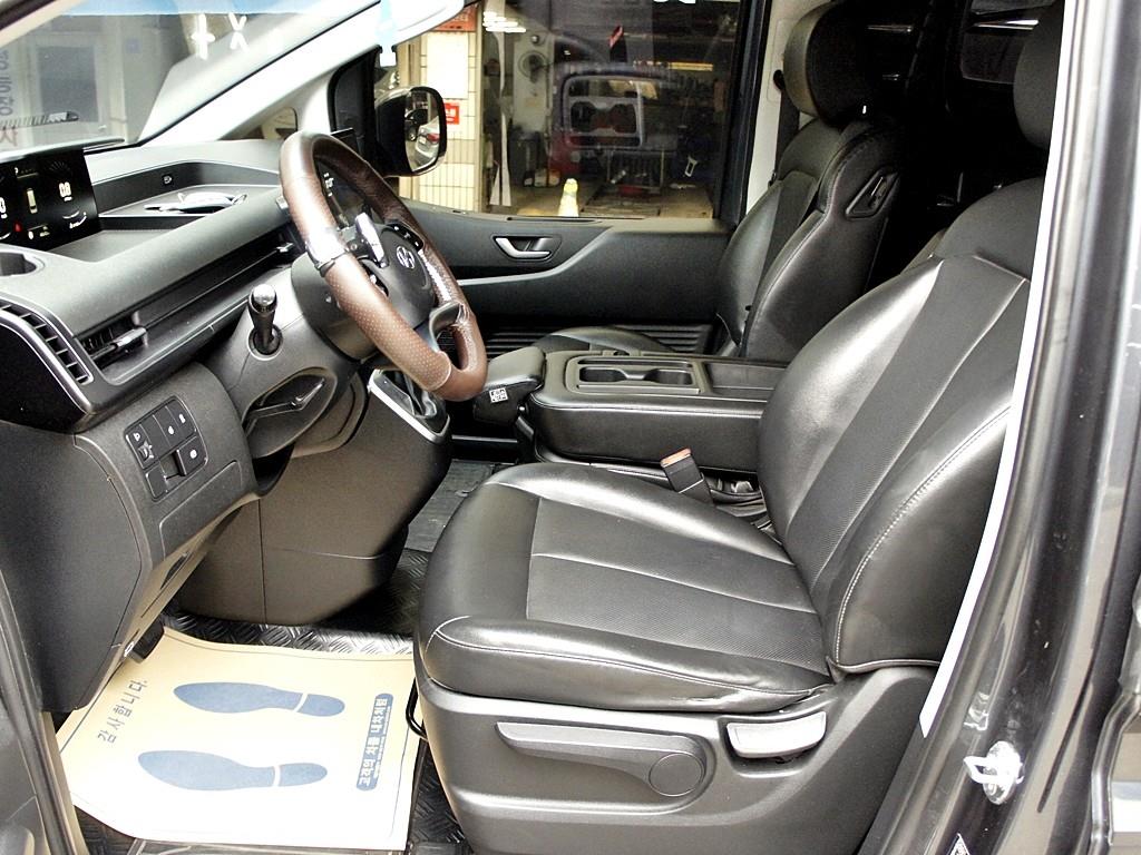 HYUNDAI Staria - Vista 9