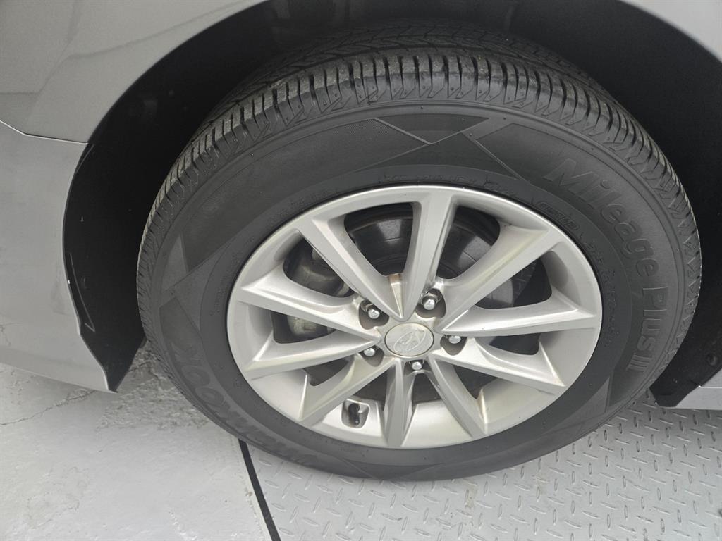 HYUNDAI Sonata - Vista 6