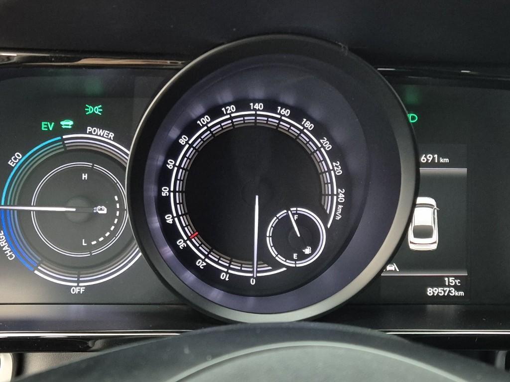 HYUNDAI Avante - Vista 6