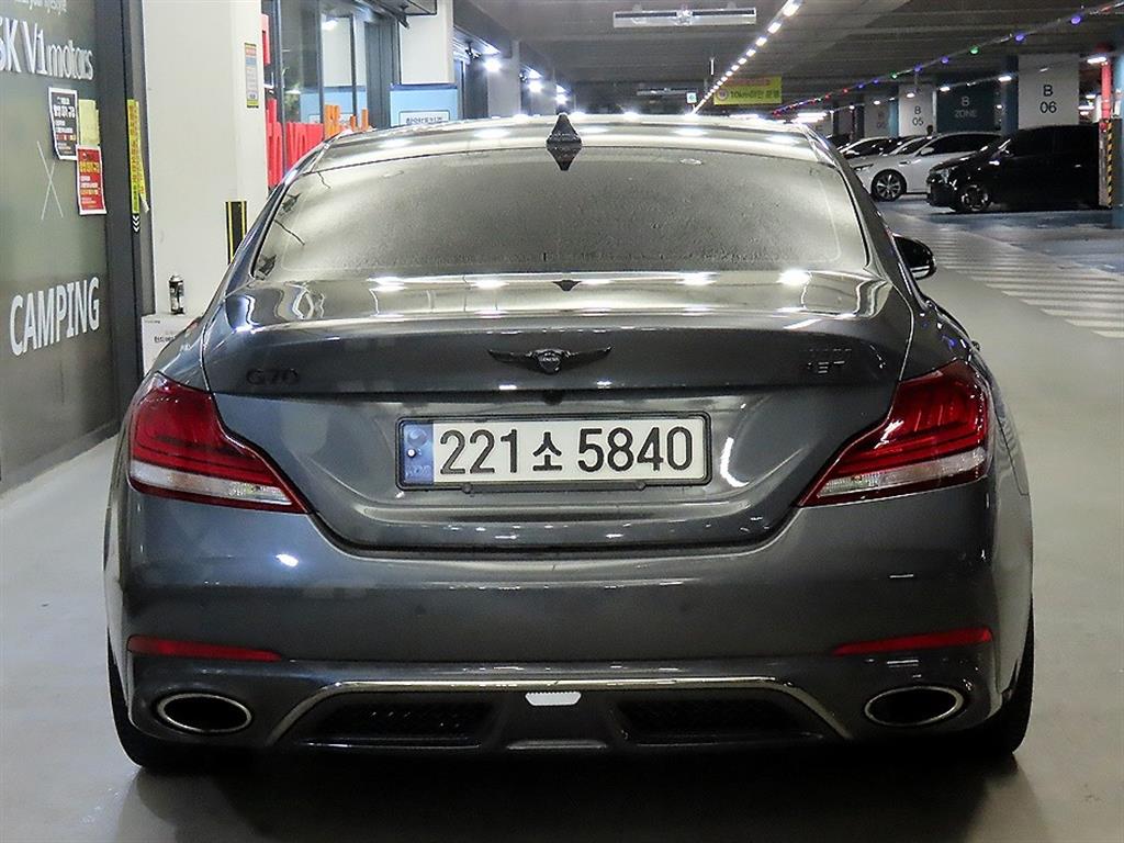 Genesis G70 - Vista 5