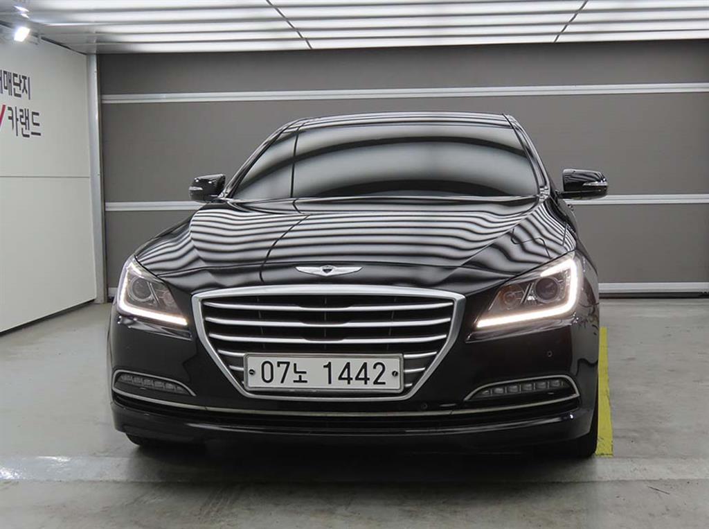 HYUNDAI Genesis - Vista 2