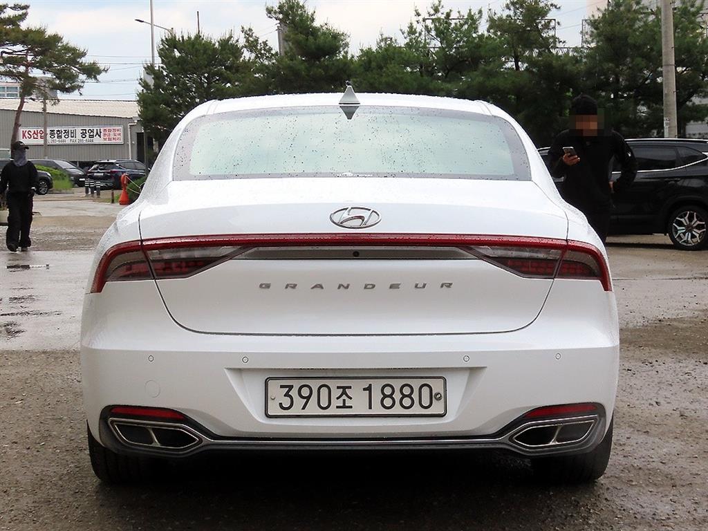 HYUNDAI Grandeur - Vista 4