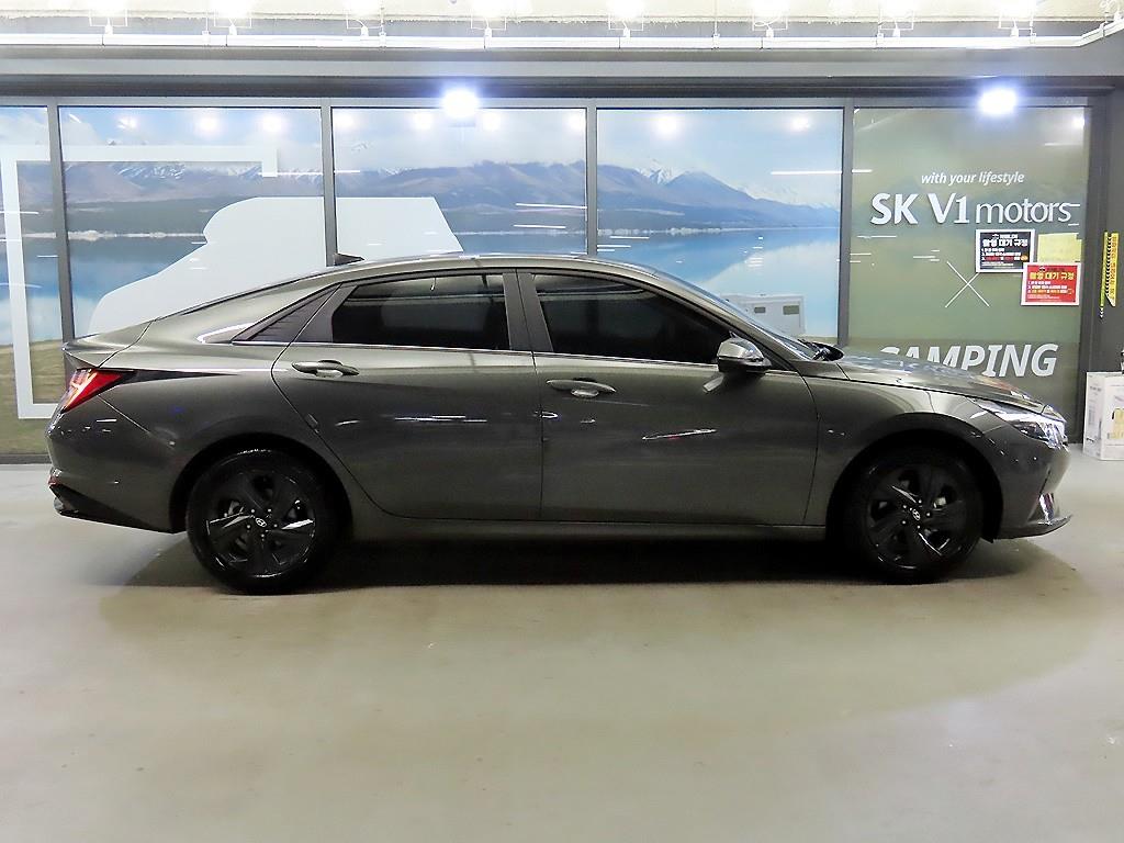 HYUNDAI Avante - Vista 3