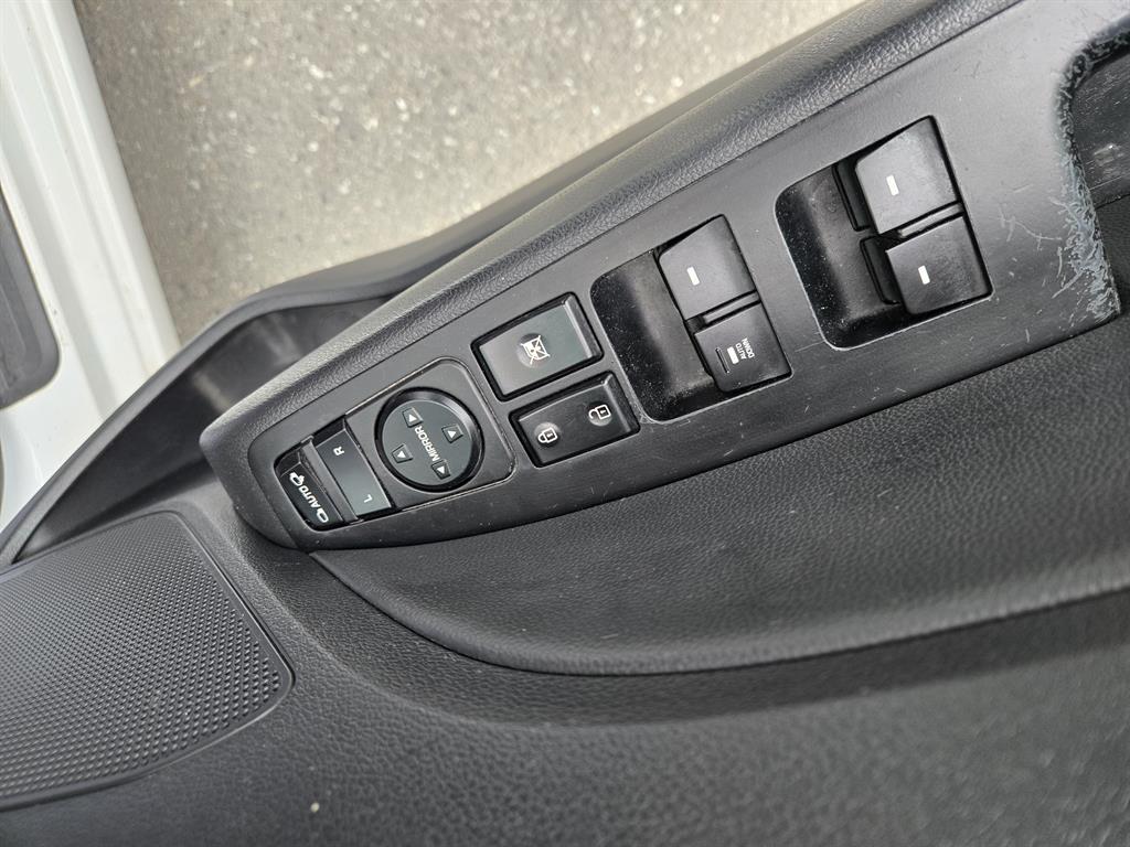 HYUNDAI Avante - Vista 11