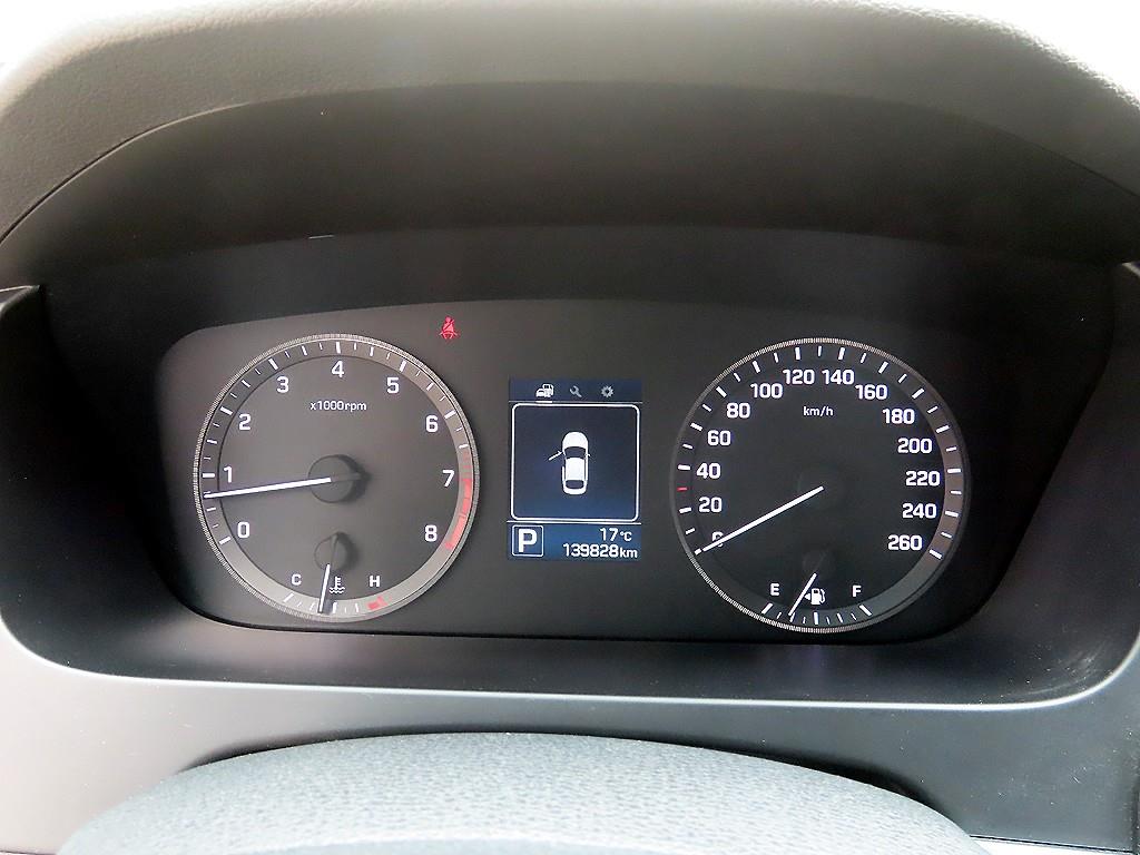 HYUNDAI Sonata - Vista 9