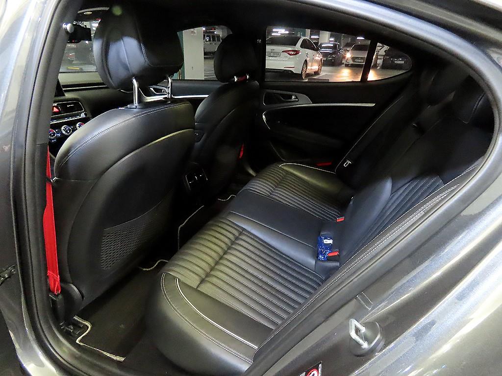 Genesis G70 - Vista 7
