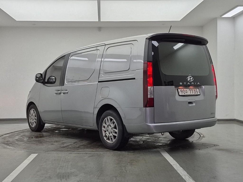 HYUNDAI Staria - Vista 3