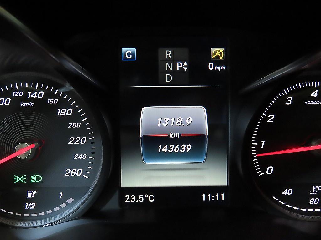 Mercedes Benz C Class - Vista 9
