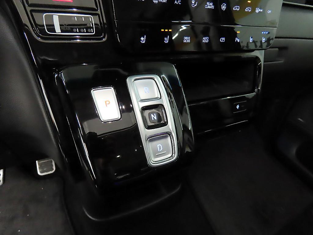 HYUNDAI Staria - Vista 10