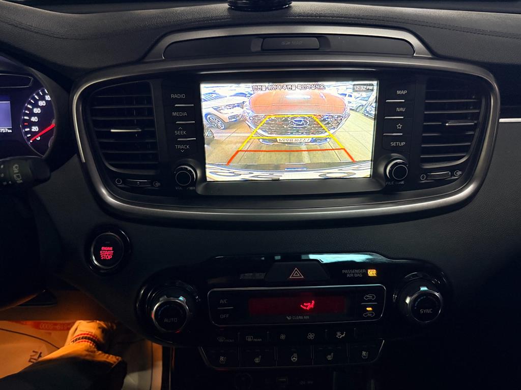 KIA Sorento - Vista 12