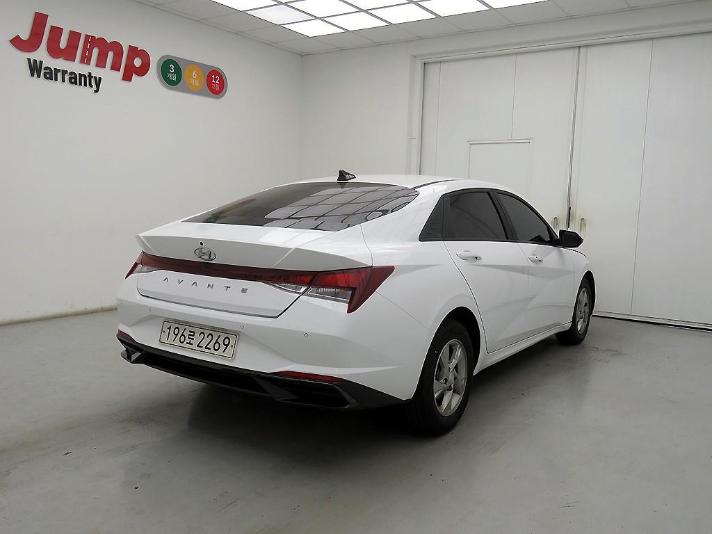 HYUNDAI Avante - Vista 4