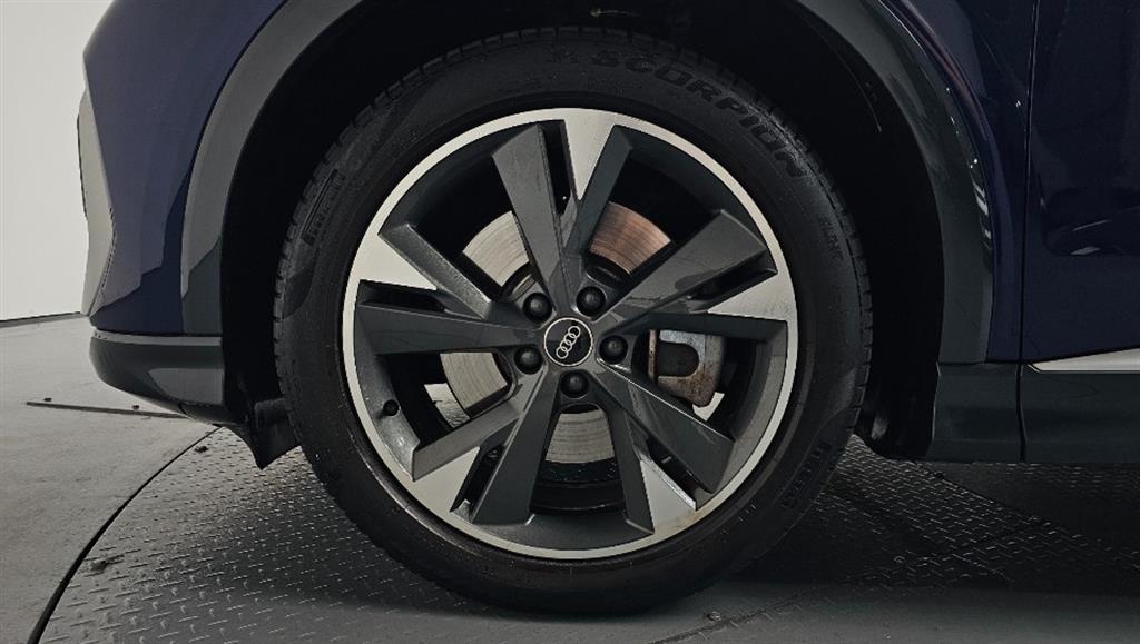 Audi Q4 - Vista 5