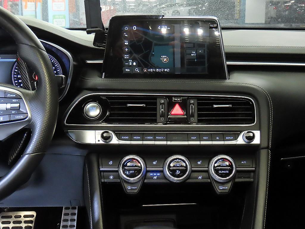 Genesis G70 - Vista 11