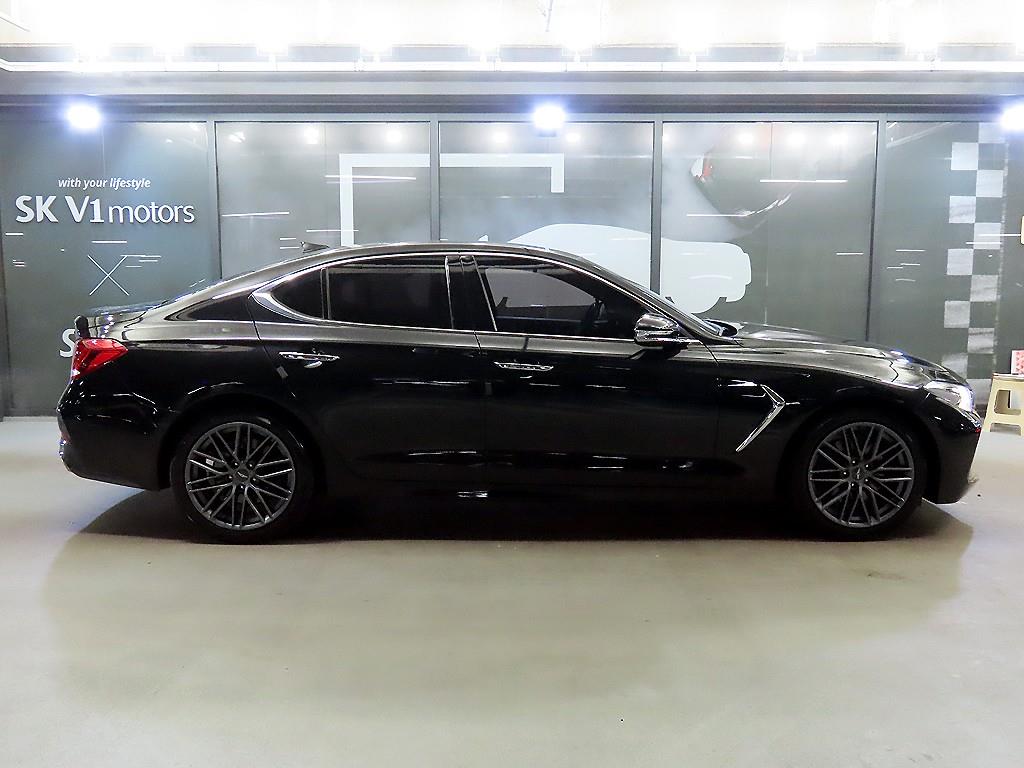 Genesis G70 - Vista 3