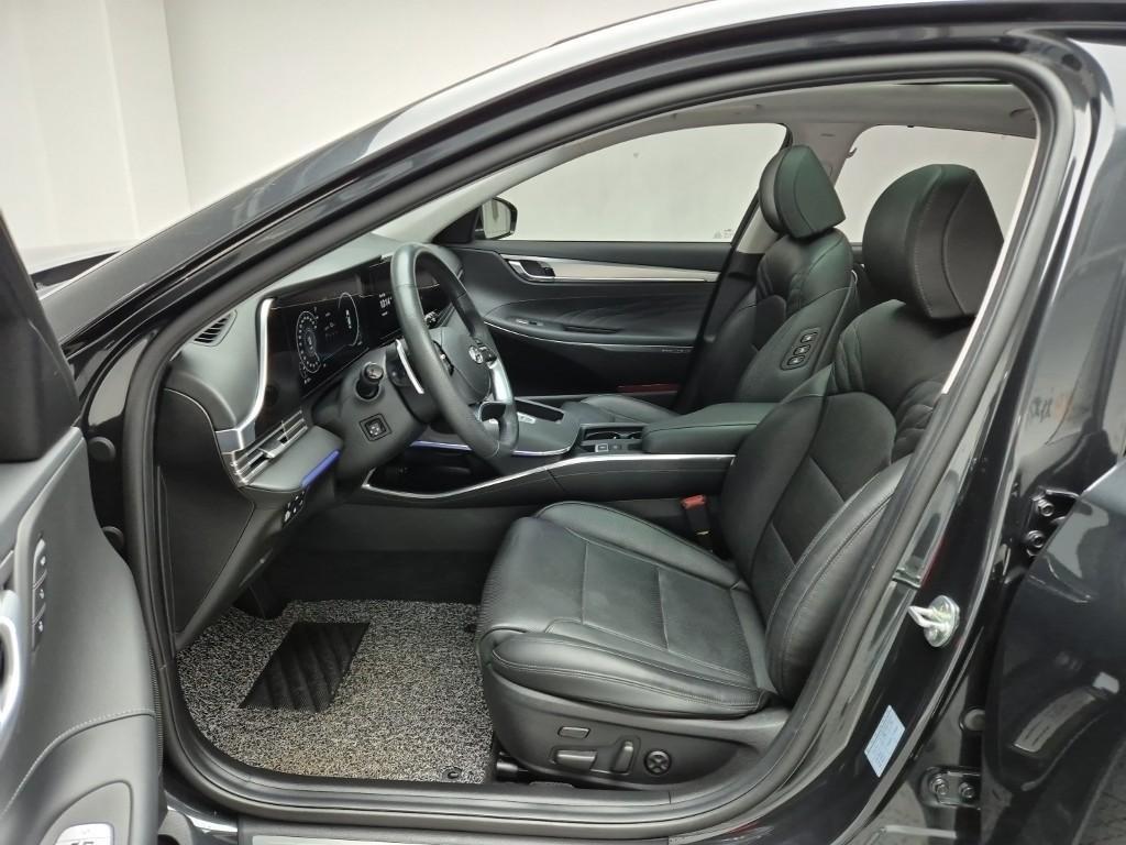 HYUNDAI Grandeur - Vista 11