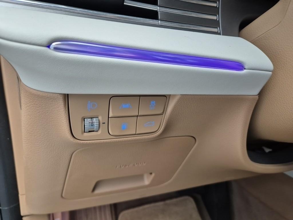 HYUNDAI Grandeur - Vista 11