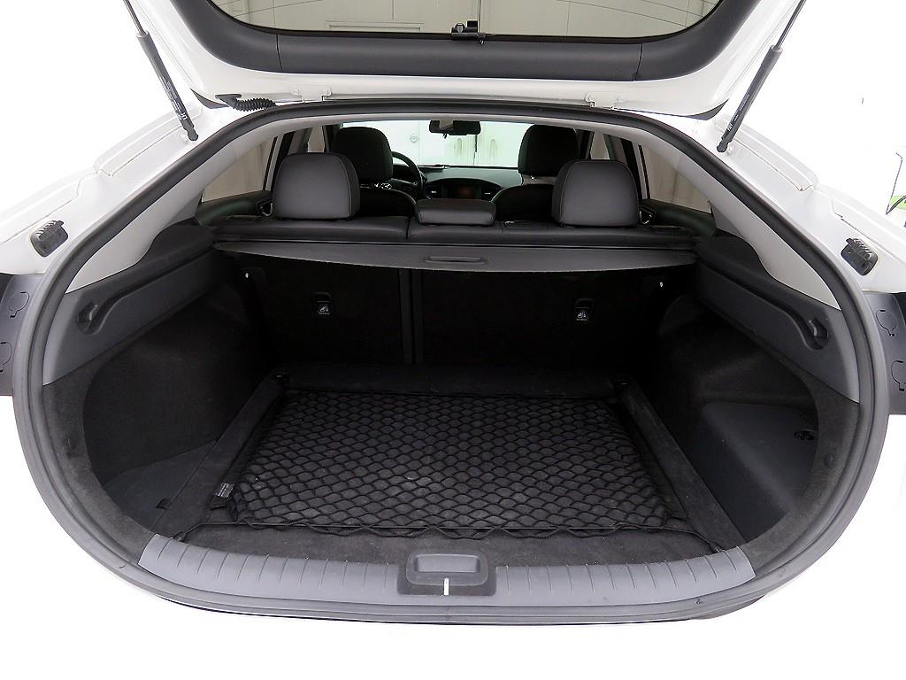 HYUNDAI Ioniq - Vista 5