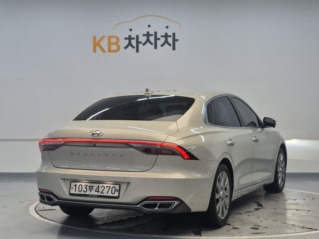 HYUNDAI Grandeur - Vista 4
