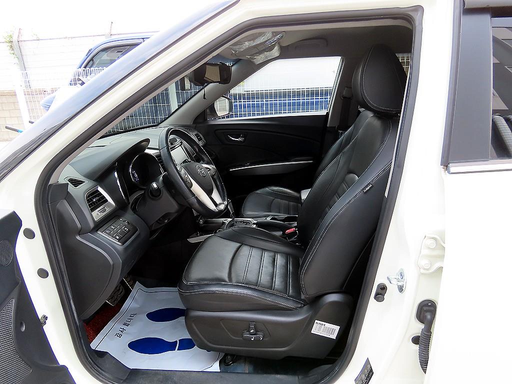Ssangyong Tivoli - Vista 5