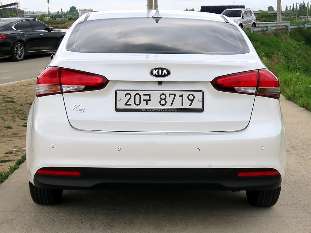 KIA K3 - Vista 4