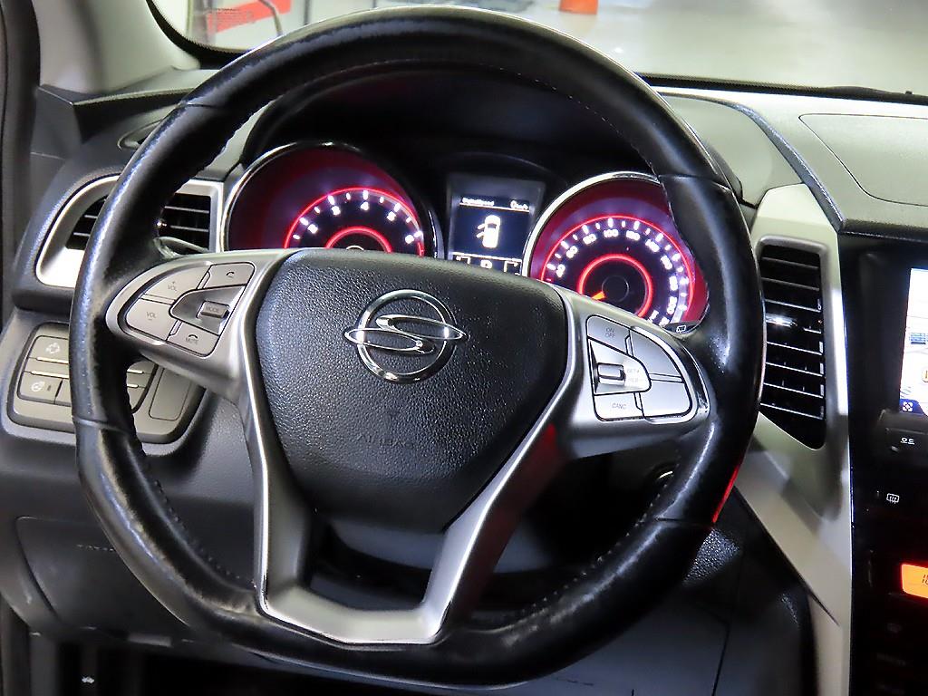 Ssangyong Tivoli - Vista 8