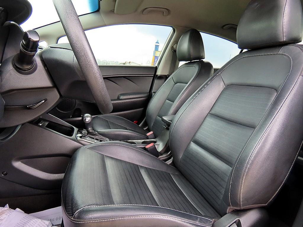 KIA K3 - Vista 5