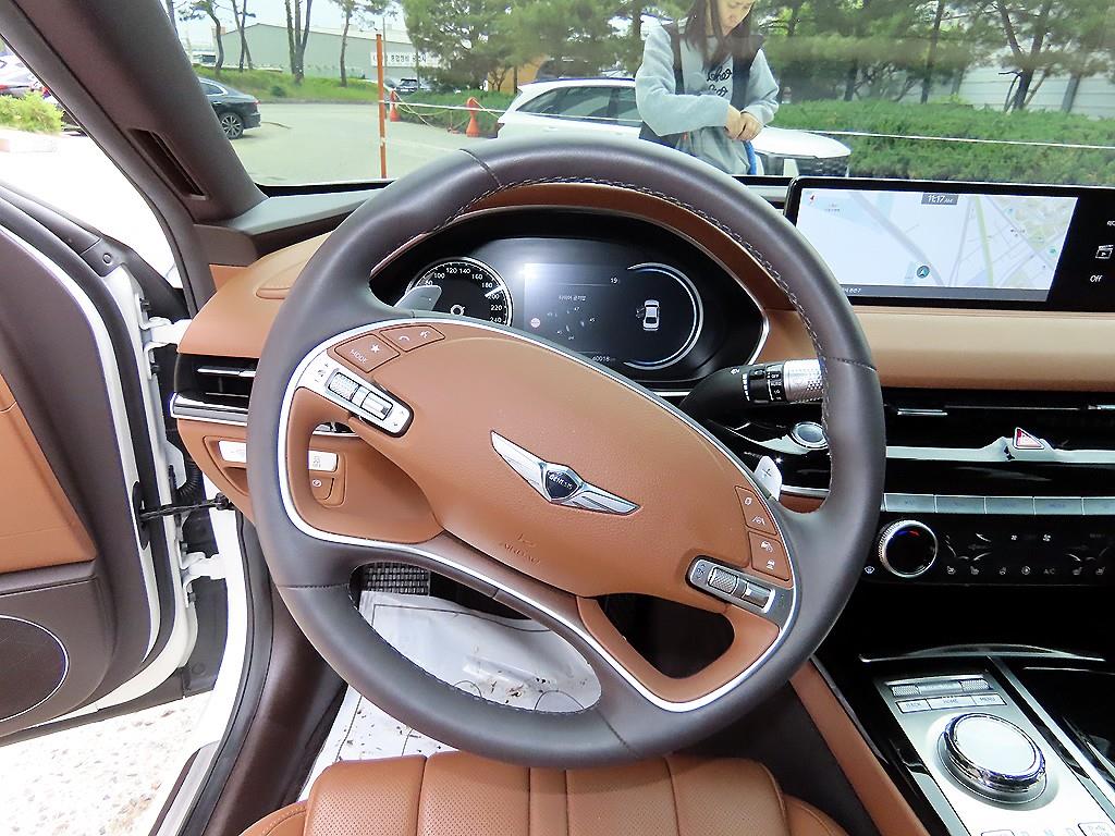 Genesis G80 - Vista 8