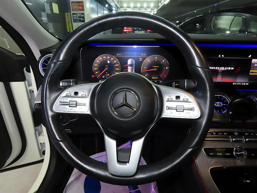 Mercedes Benz CLS Class - Vista 8