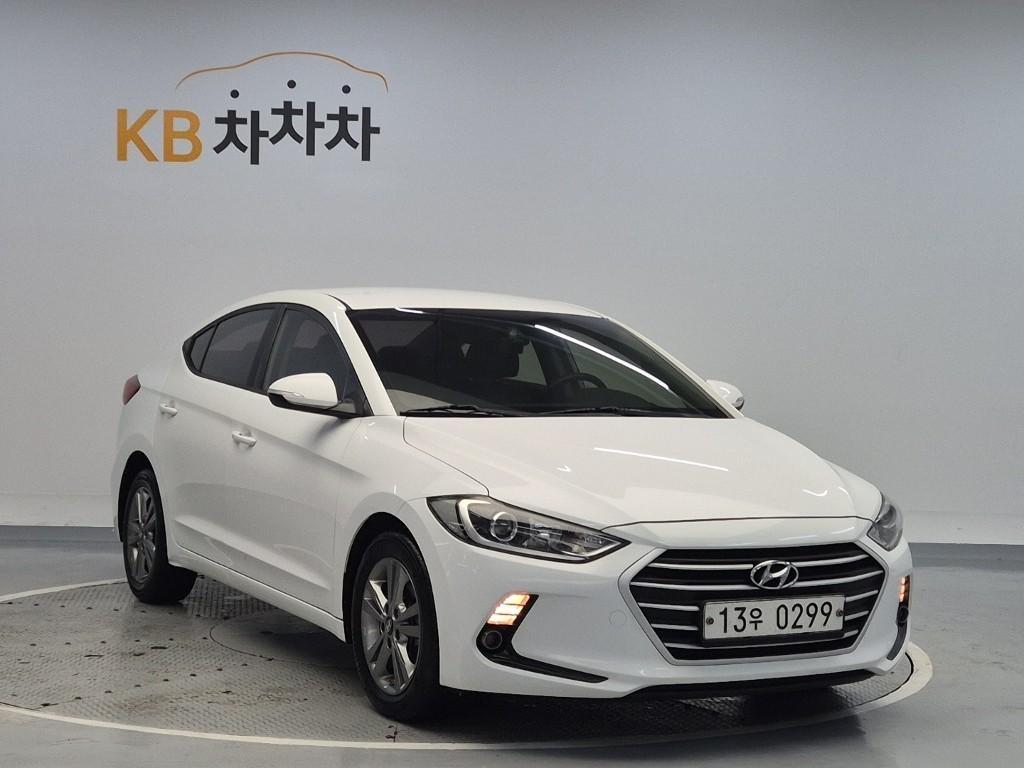 HYUNDAI Avante - Vista 4