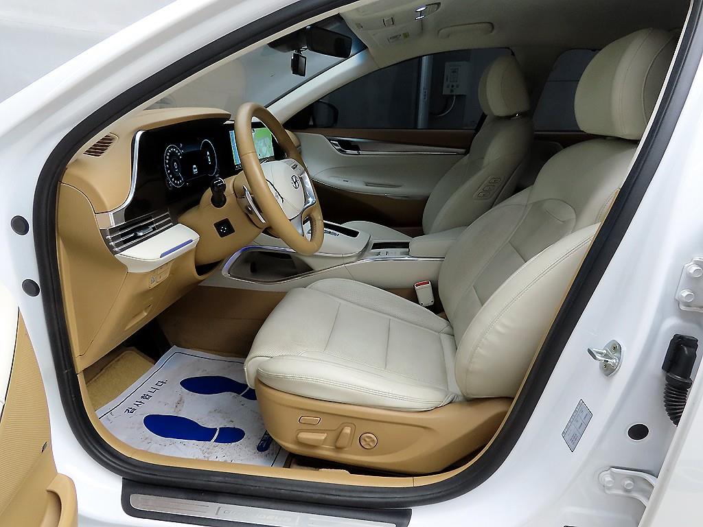 HYUNDAI Grandeur - Vista 5