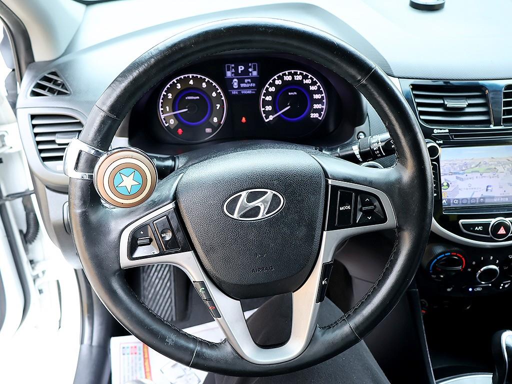 HYUNDAI Accent 2017 Blanco - Importación desde Corea - HF Imports Iquique - Foto 8