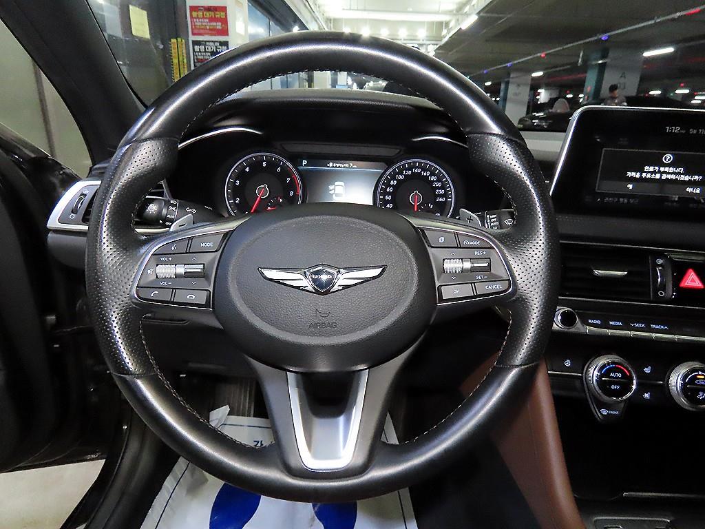 Genesis G70 - Vista 8
