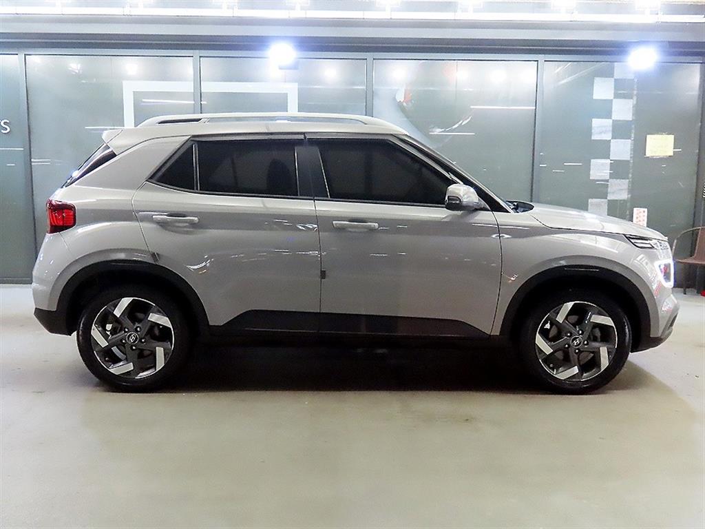 HYUNDAI Venue - Vista 3
