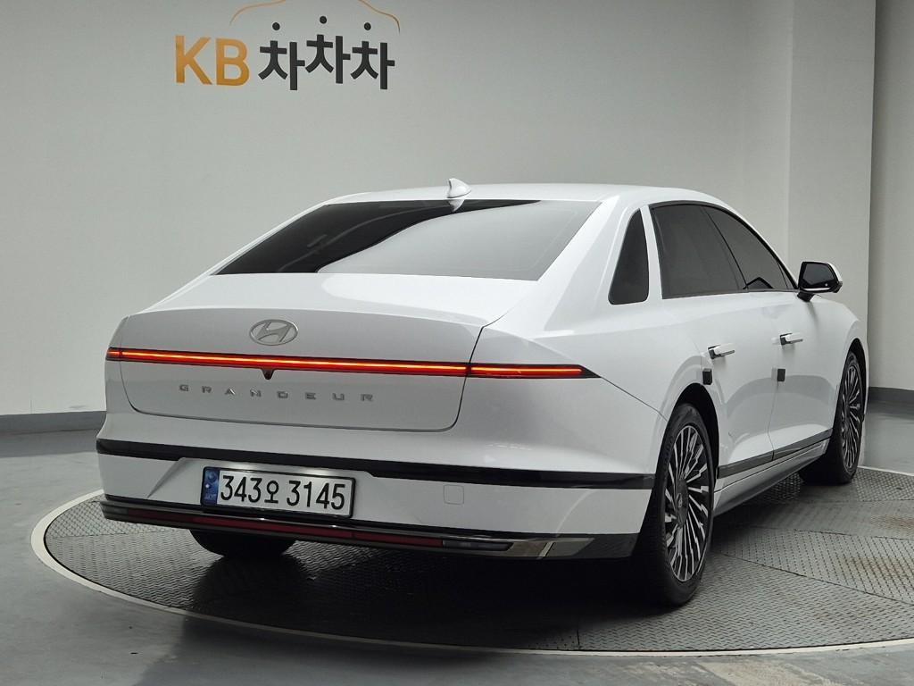 HYUNDAI Grandeur - Vista 3