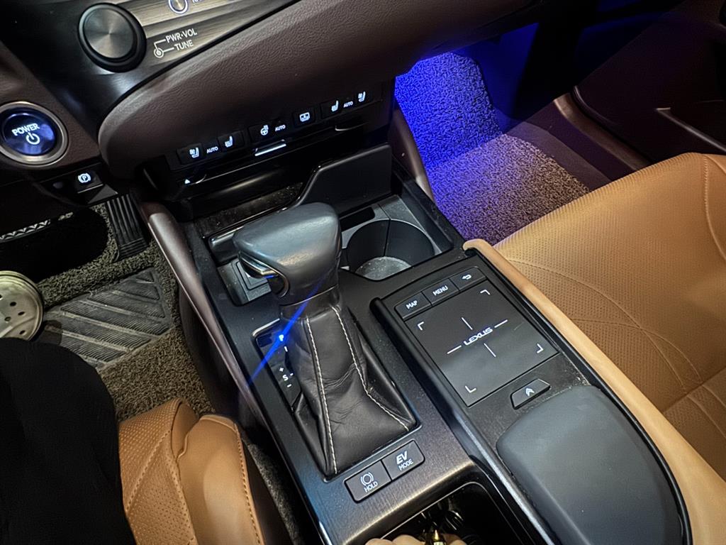 Lexus ES - Vista 8