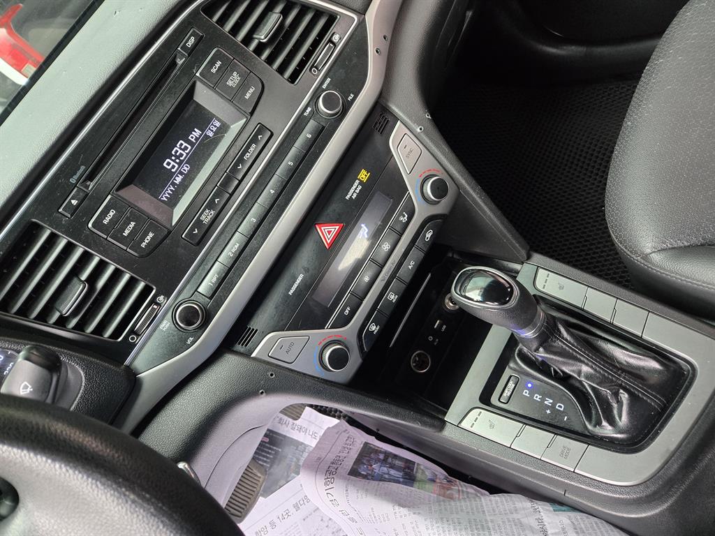 HYUNDAI Avante - Vista 10