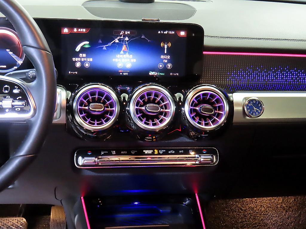 Mercedes Benz EQB - Vista 11