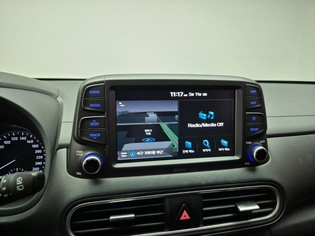 HYUNDAI Kona - Vista 11