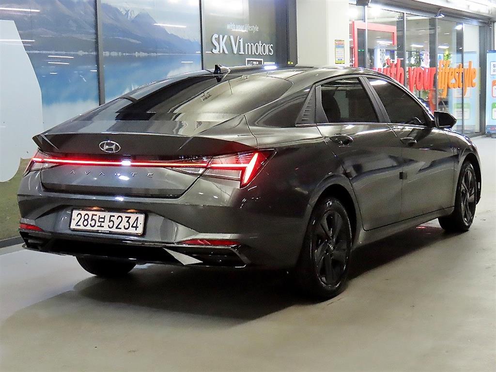 HYUNDAI Avante - Vista 4