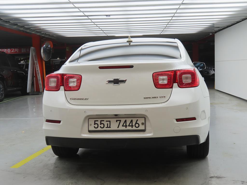 Chevrolet Malibu - Vista 3