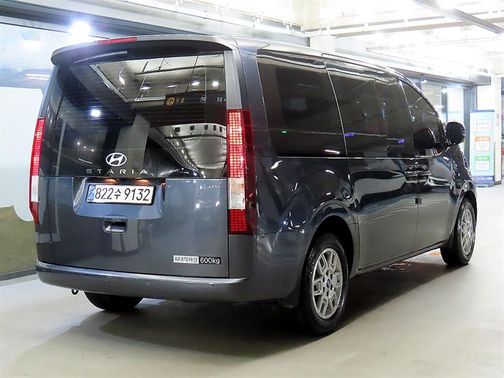 HYUNDAI Staria - Vista 4