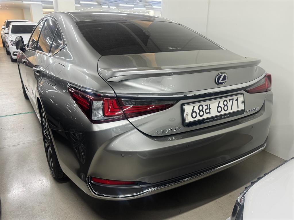 Lexus ES - Vista 5