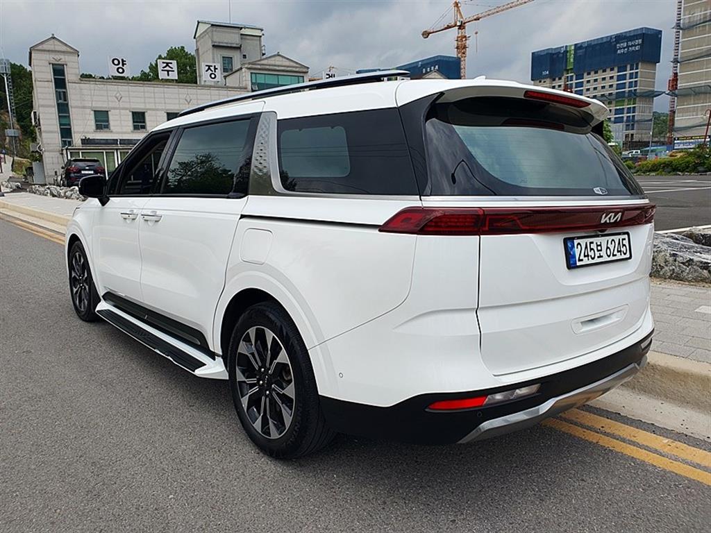 KIA Carnival - Vista 5