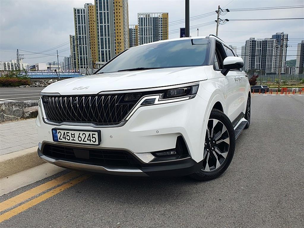 KIA Carnival 2023 Blanco - Importación desde Corea - HF Imports Iquique - Foto 1