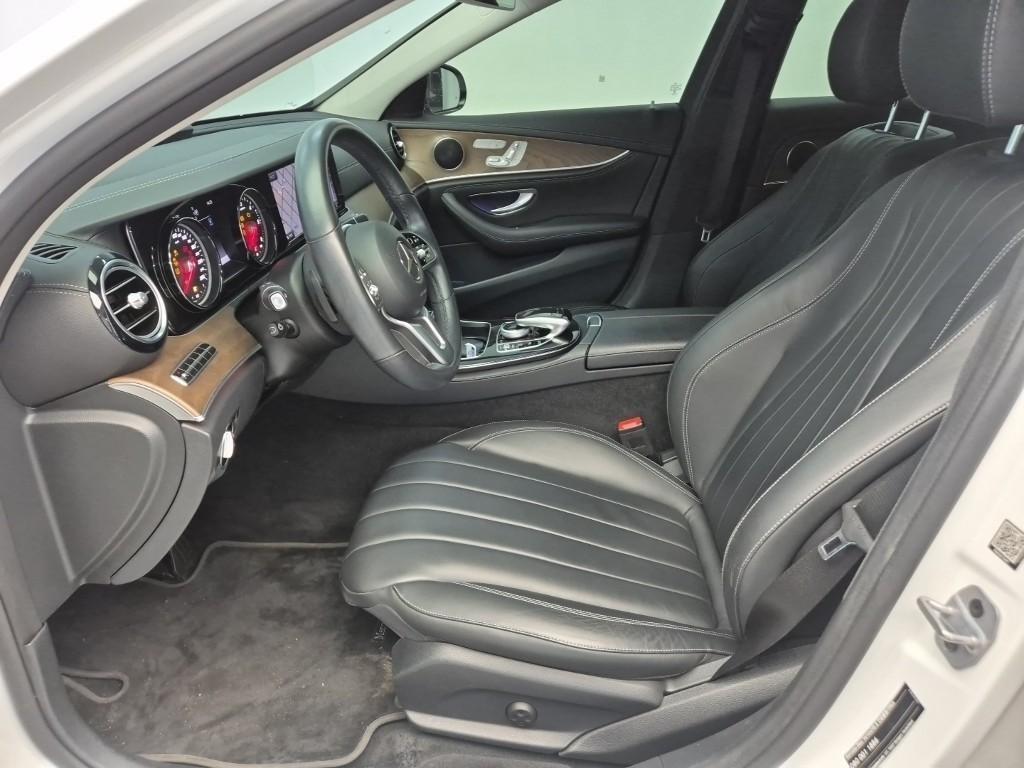 Mercedes Benz E class - Vista 11