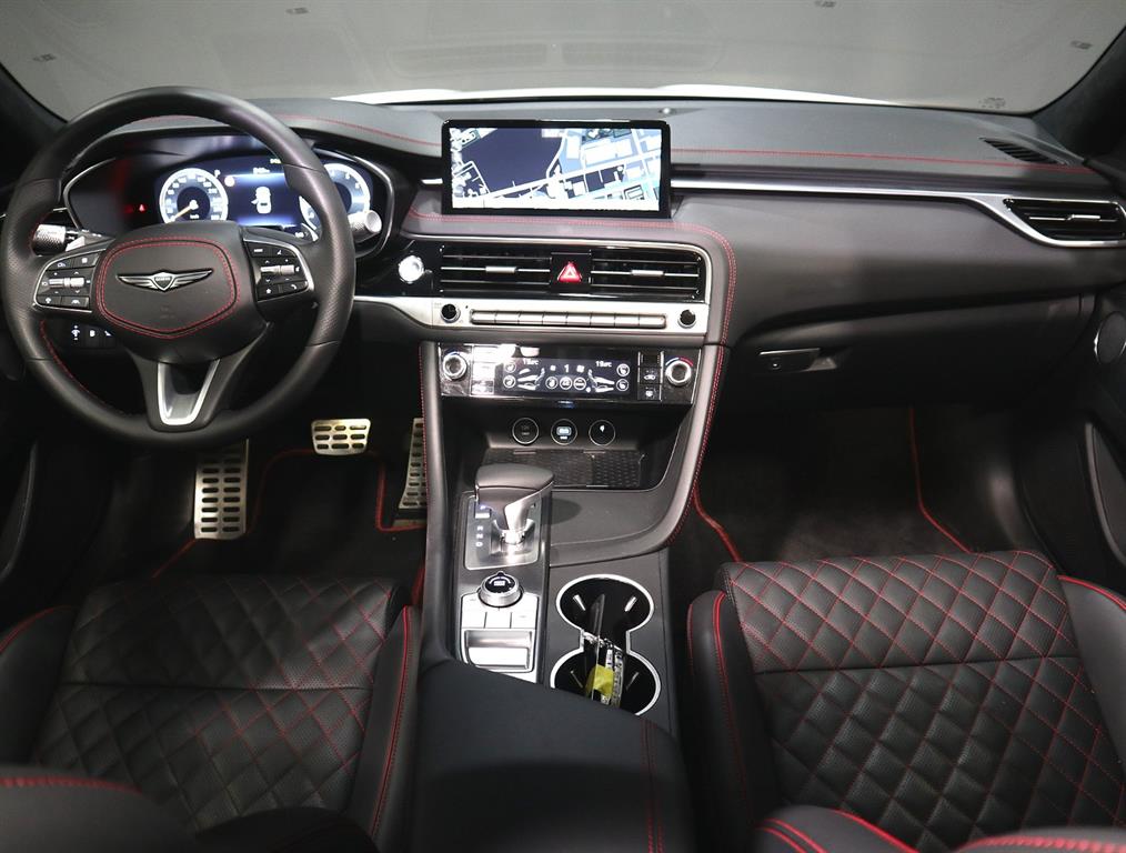 Genesis G70 - Vista 5