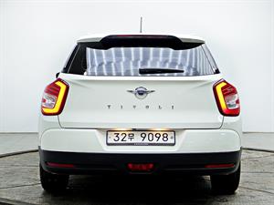 Ssangyong Tivoli - Vista 6