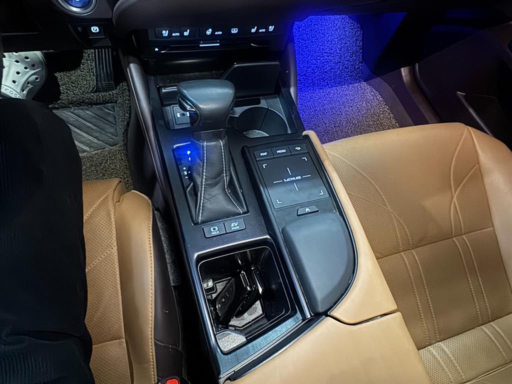 Lexus ES 2019 Plateado - Importación desde Corea - HF Imports Iquique - Foto 14
