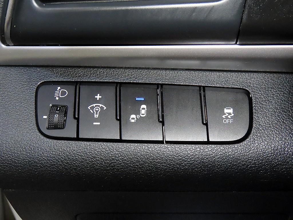 HYUNDAI Avante 2020 Blanco - Importación desde Corea - HF Imports Iquique - Foto 14