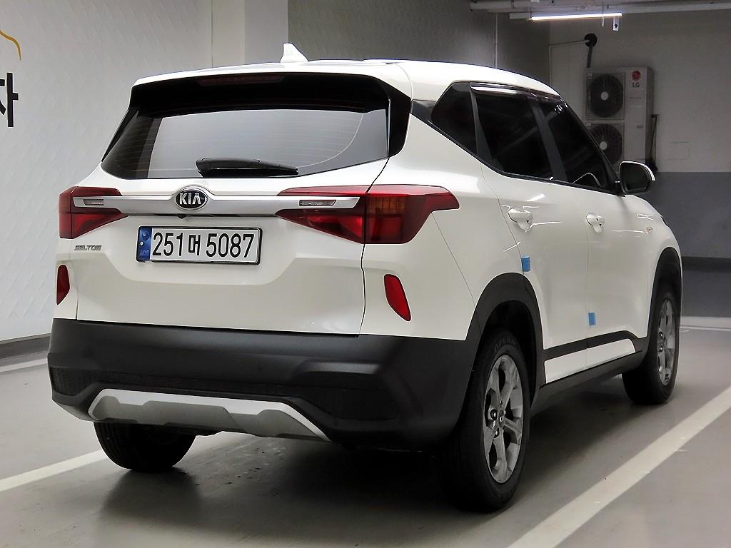 KIA Seltos - Vista 4
